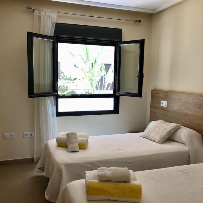 Hogar Brisa De Marinas Acogedor Con Amplia Terraza Y Acceso Directo A Piscinas-comfortable With Spacious Terrace And Direct Pool Access Appartement